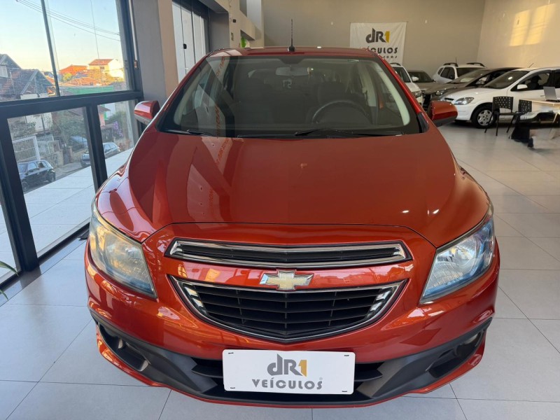 ONIX 1.4 MPFI LT 8V FLEX 4P MANUAL - 2013 - CAXIAS DO SUL