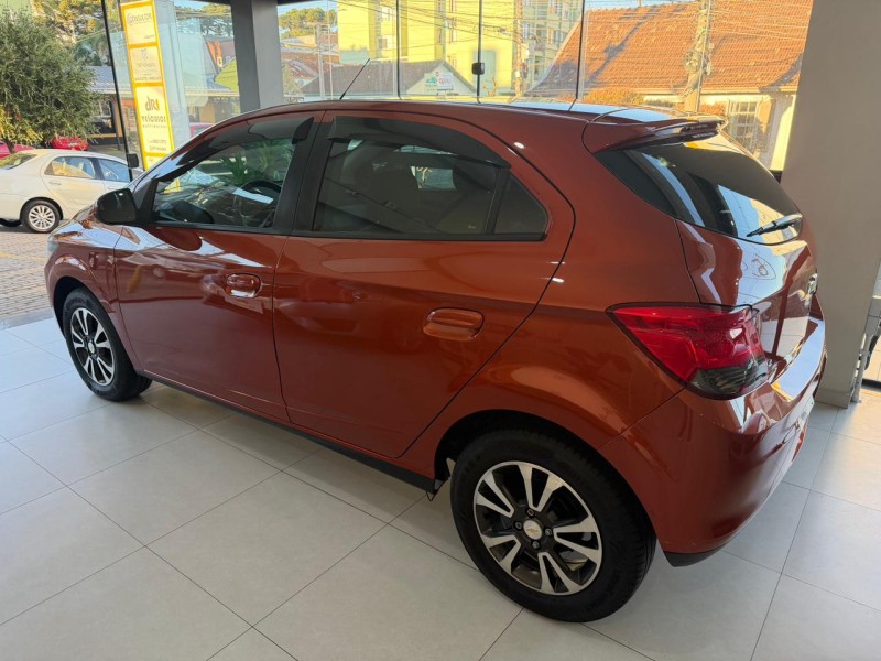 ONIX 1.4 MPFI LT 8V FLEX 4P MANUAL - 2013 - CAXIAS DO SUL