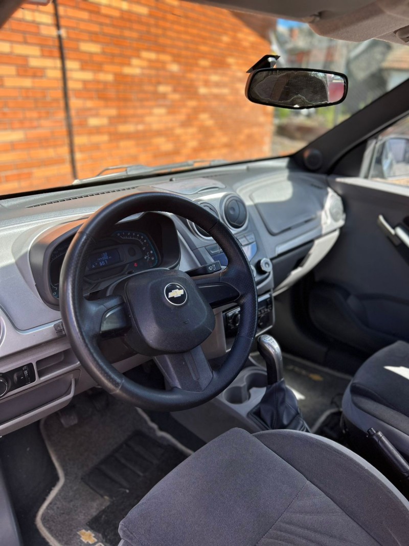 AGILE 1.4 MPFI LTZ 8V FLEX 4P MANUAL - 2010 - CANELA