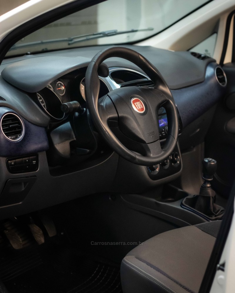 PUNTO 1.4 ATTRACTIVE 8V FLEX 4P MANUAL - 2013 - CAXIAS DO SUL