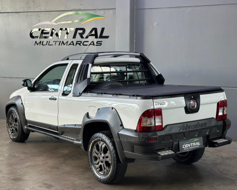 STRADA 1.8 MPI ADVENTURE LOCKER CE 8V FLEX 2P MANUAL - 2010 - VACARIA