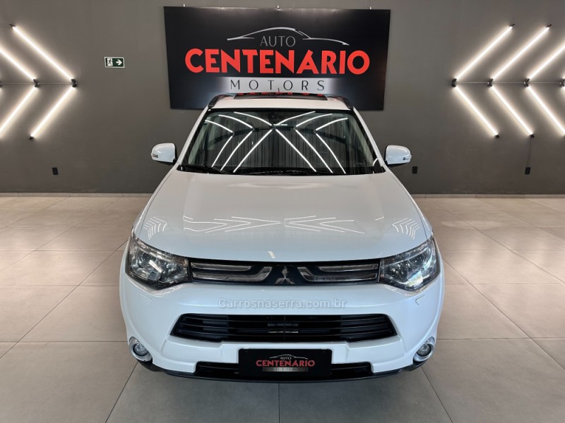 OUTLANDER 3.0 GT 4X4 V6 24V GASOLINA 4P AUTOMÁTICO - 2015 - SAPIRANGA