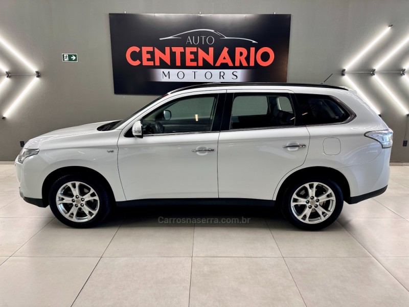 OUTLANDER 3.0 GT 4X4 V6 24V GASOLINA 4P AUTOMÁTICO - 2015 - SAPIRANGA