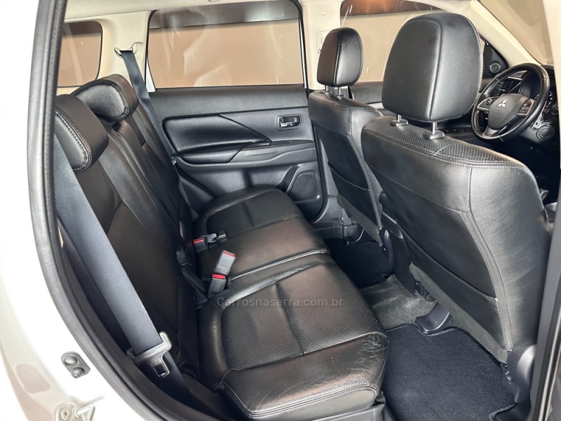 OUTLANDER 3.0 GT 4X4 V6 24V GASOLINA 4P AUTOMÁTICO - 2015 - SAPIRANGA