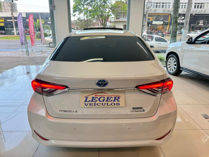 COROLLA 1.8 ALTIS PREMIUM 16V HÍBRIDO 4P AUTOMÁTICO - 2023 - SãO LEOPOLDO