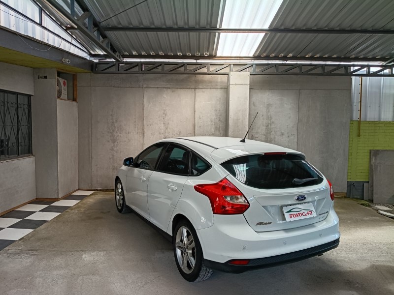 FOCUS 2.0 SE PLUS 16V FLEX 4P AUTOMÁTICO - 2015 - CAXIAS DO SUL