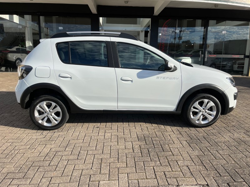 SANDERO 1.6 STEPWAY 8V FLEX 4P MANUAL - 2016 - CAXIAS DO SUL