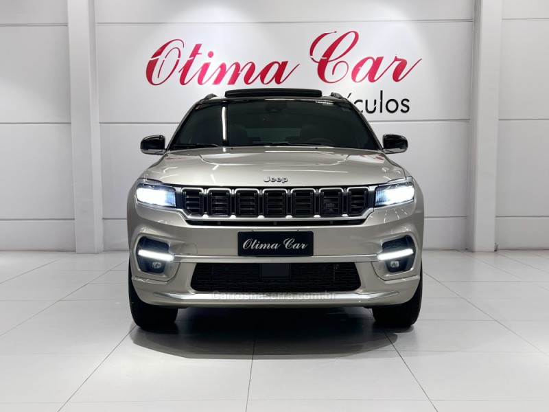 COMMANDER 2.0 OVERLAND HURRICANE 4X4 TURBO GASOLINA 4P AUTOMÁTICO - 2025 - FLORES DA CUNHA