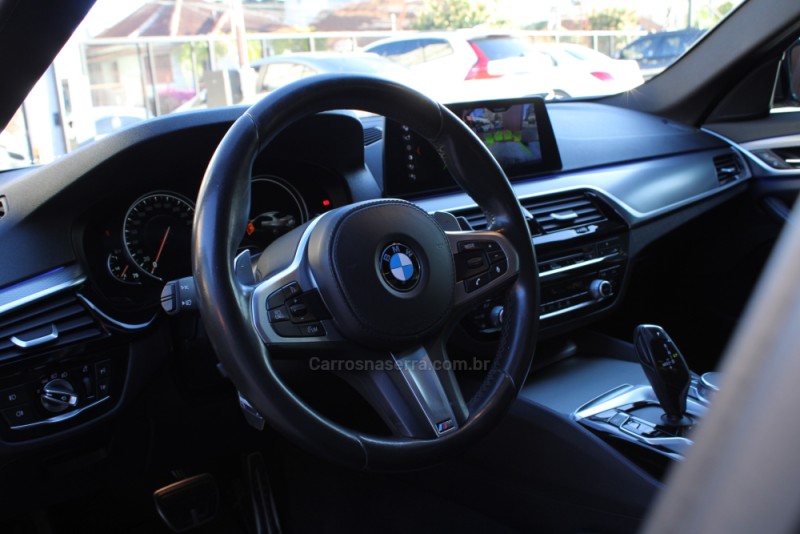 530I 2.0 M SPORT 16V TURBO GASOLINA 4P AUTOMÁTICO - 2018 - CAXIAS DO SUL