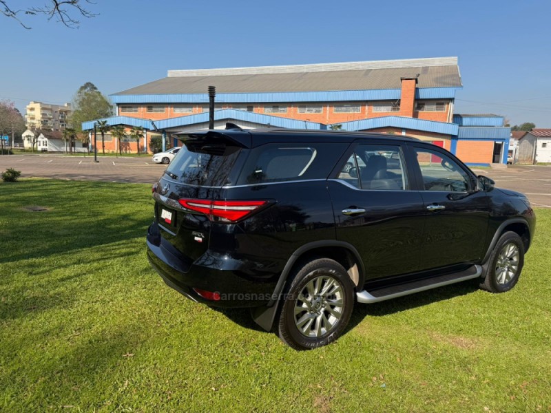 HILUX SW4 2.8 SRX 4X4 7 LUGARES 16V TURBO INTERCOOLER DIESEL 4P AUTOMÁTICO - 2024 - BROCHIER