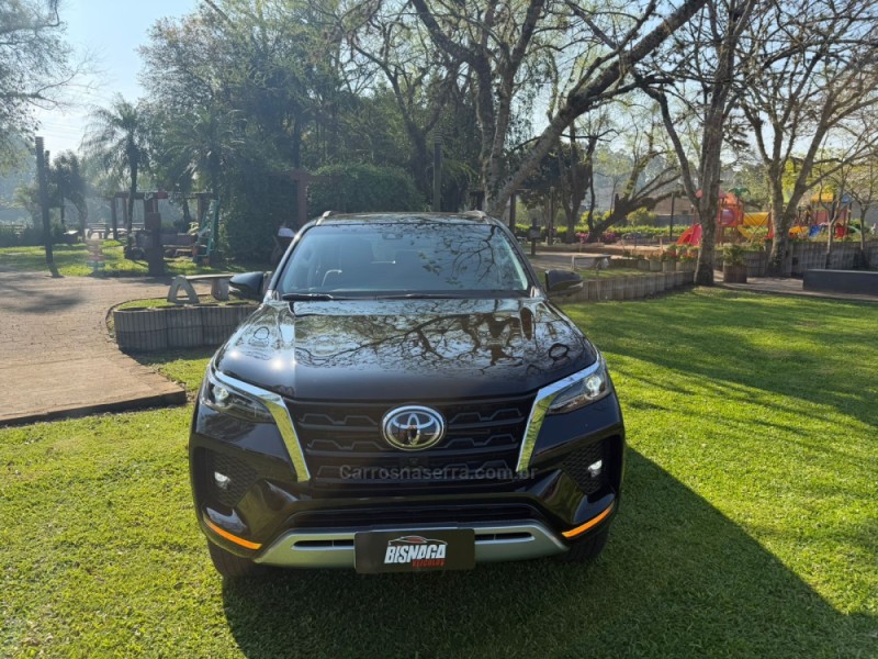 HILUX SW4 2.8 SRX 4X4 7 LUGARES 16V TURBO INTERCOOLER DIESEL 4P AUTOMÁTICO - 2024 - BROCHIER