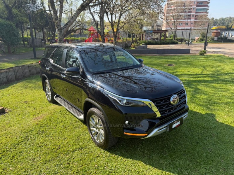 hilux sw4 2.8 srx 4x4 7 lugares 16v turbo intercooler diesel 4p automatico 2024 brochier