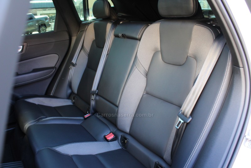 XC60 2.0 T8 R DESIGN HYBRID GASOLINA 4P AUTOMÁTICO - 2022 - CAXIAS DO SUL
