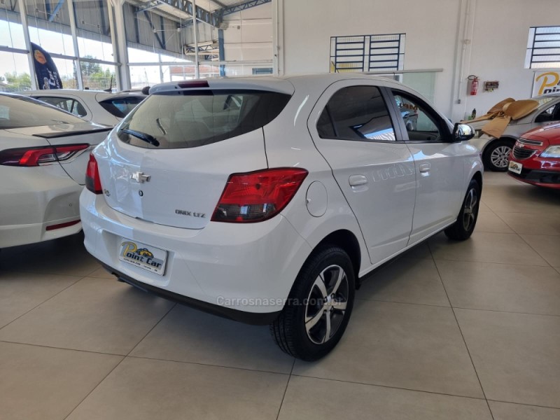 ONIX 1.4 MPFI LTZ 8V FLEX 4P AUTOMÁTICO - 2016 - VACARIA