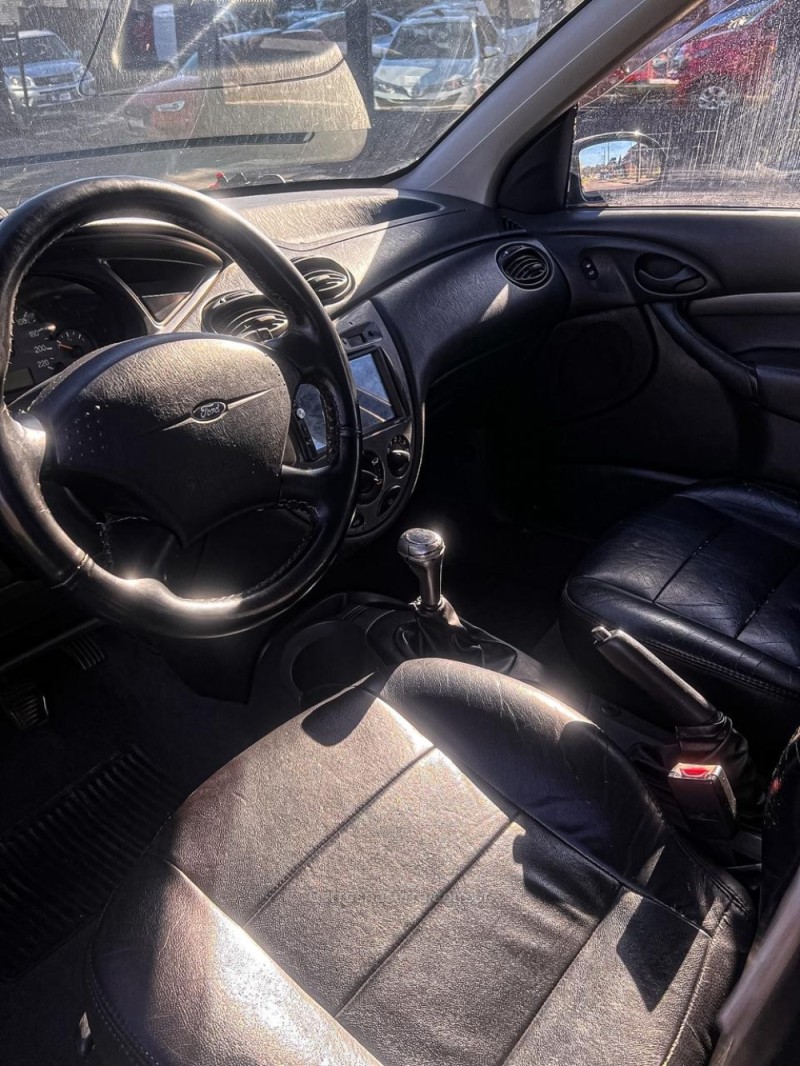 FOCUS 1.6 8V GASOLINA 4P MANUAL - 2005 - CANELA