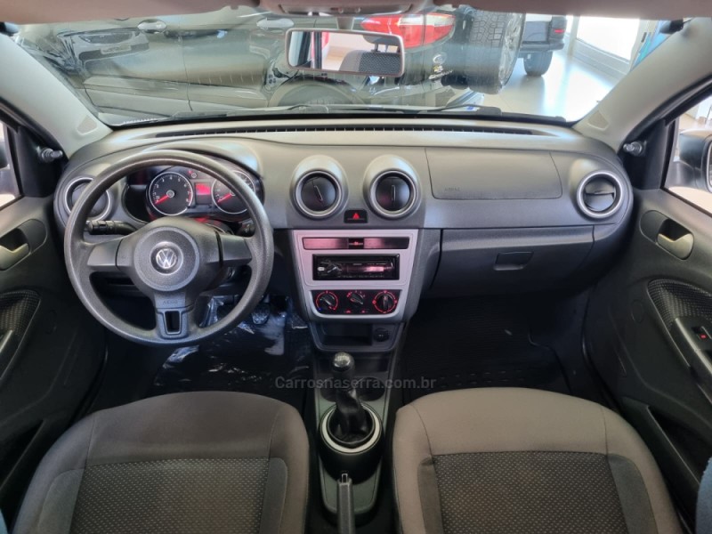 VOYAGE 1.6 MI TRENDLINE 8V FLEX 4P MANUAL - 2015 - VACARIA