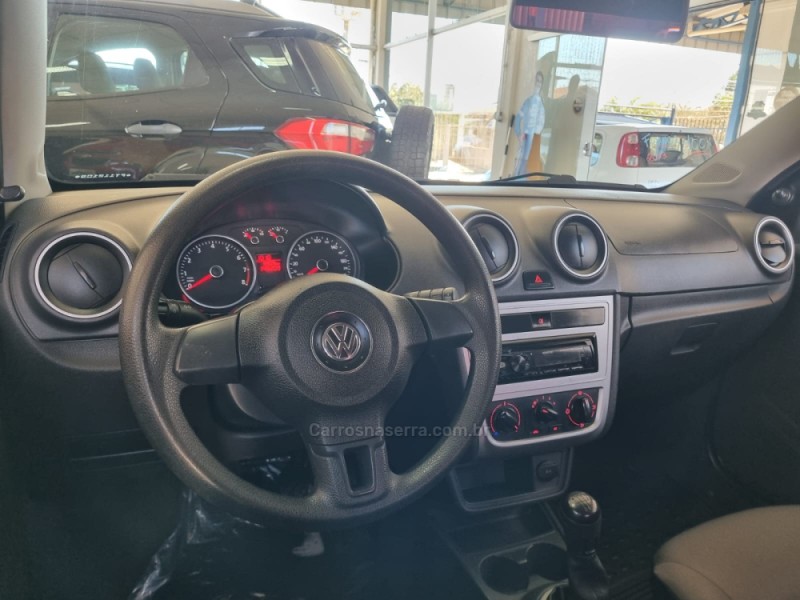 VOYAGE 1.6 MI TRENDLINE 8V FLEX 4P MANUAL - 2015 - VACARIA