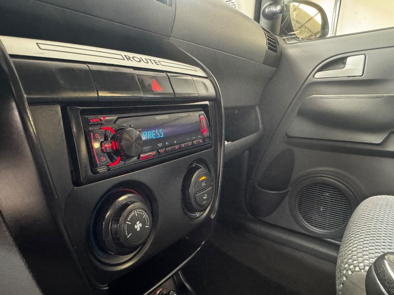 FOX 1.6 MI ROUTE 8V FLEX 4P MANUAL - 2009 - CAXIAS DO SUL