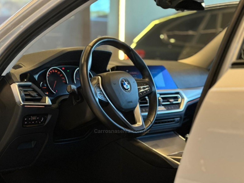 320I 2.0 SPORT 16V TURBO GASOLINA 4P AUTOMÁTICO - 2020 - CAXIAS DO SUL