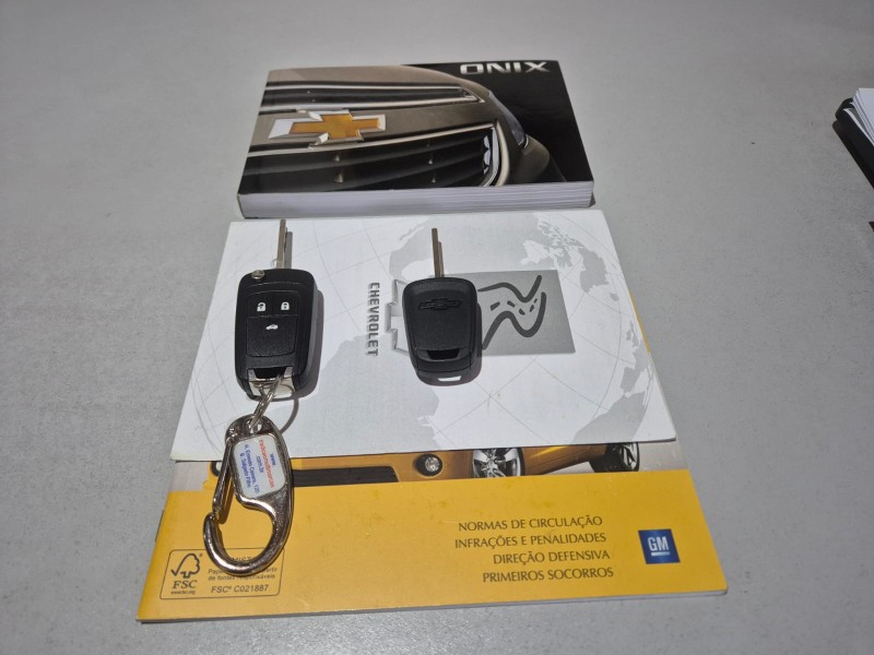 ONIX 1.0 LT 8V FLEX 4P MANUAL - 2015 - CAXIAS DO SUL
