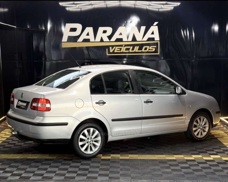 POLO SEDAN 1.6 8V GASOLINA 4P MANUAL - 2004 - ESTâNCIA VELHA