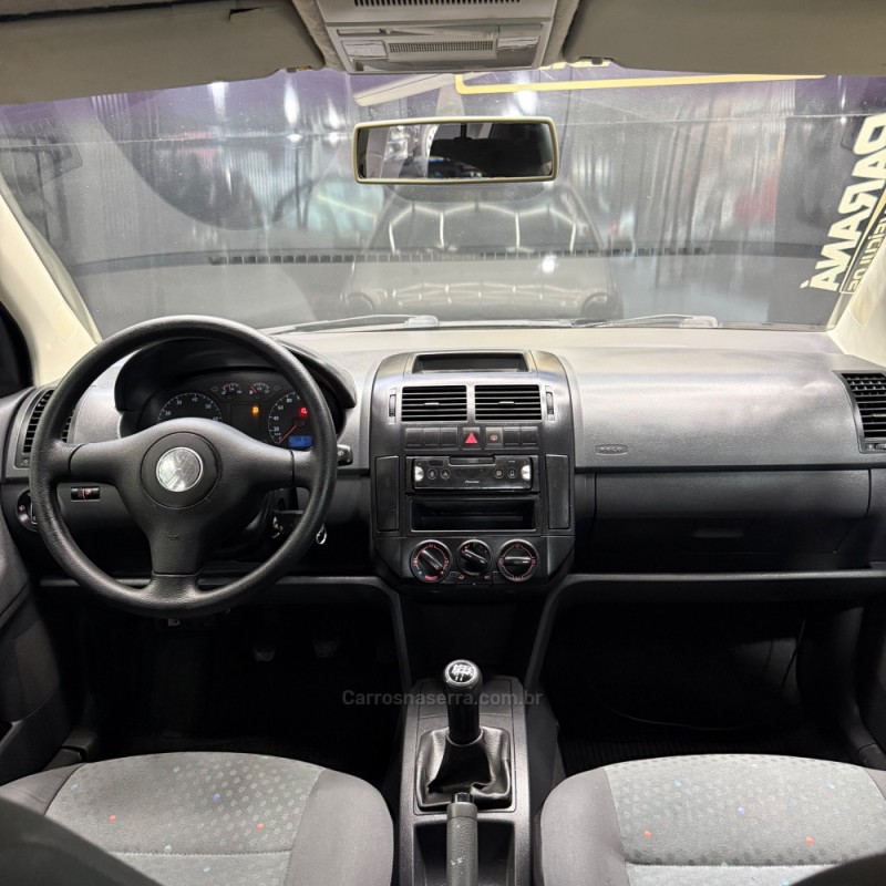 POLO SEDAN 1.6 8V GASOLINA 4P MANUAL - 2004 - ESTâNCIA VELHA