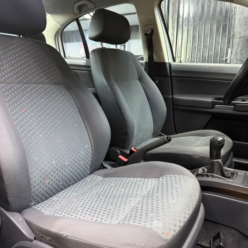 POLO SEDAN 1.6 8V GASOLINA 4P MANUAL - 2004 - ESTâNCIA VELHA