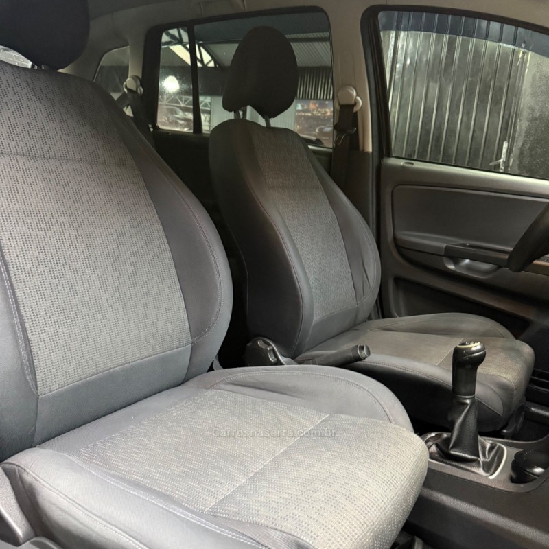 SPACEFOX 1.6 MI TREND 8V FLEX 4P MANUAL - 2013 - ESTâNCIA VELHA