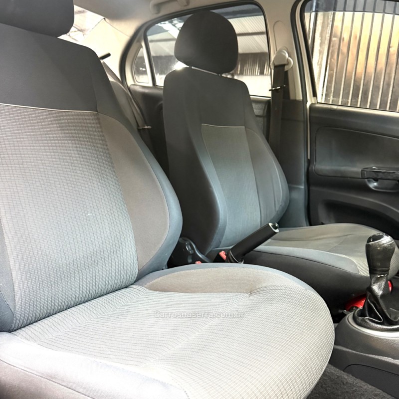 VOYAGE 1.6 MI TREND 8V FLEX 4P MANUAL - 2013 - ESTâNCIA VELHA