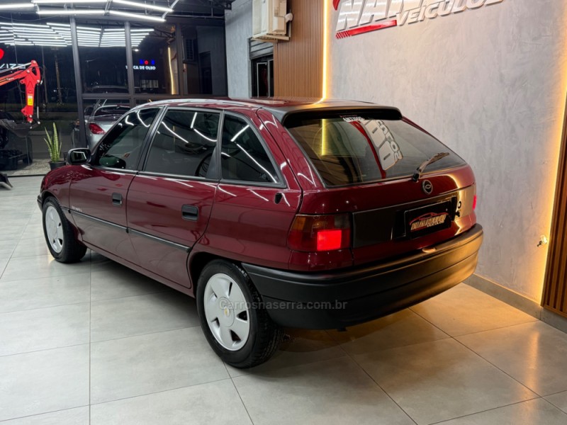 ASTRA 2.0 MPFI GLS 8V GASOLINA 4P MANUAL - 1995 - SAPIRANGA