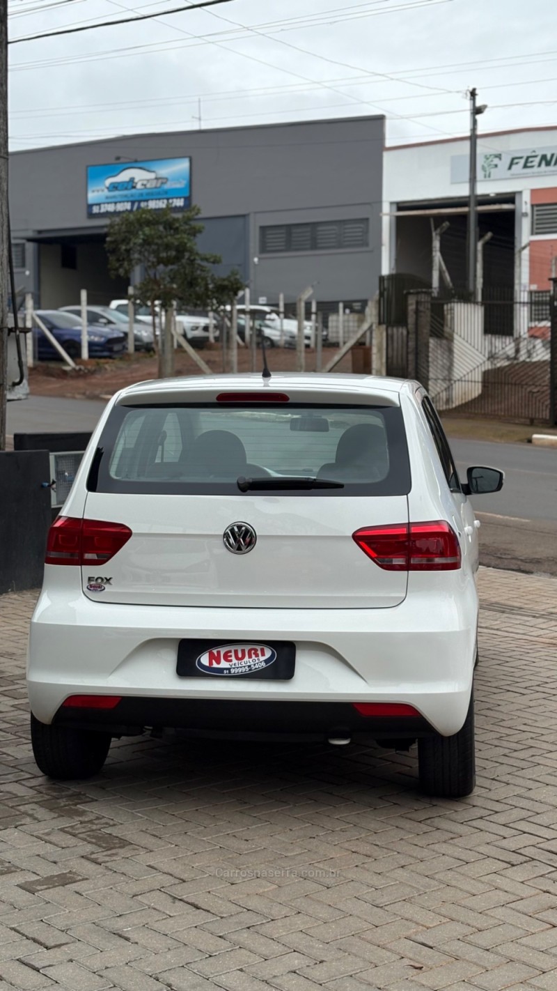 FOX 1.0 MI TRENDLINE 8V FLEX 4P MANUAL - 2017 - LAJEADO