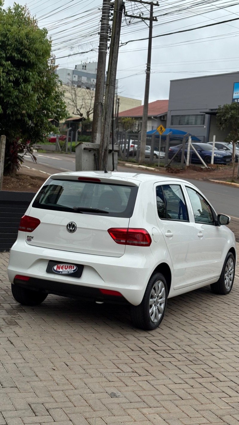 FOX 1.0 MI TRENDLINE 8V FLEX 4P MANUAL - 2017 - LAJEADO