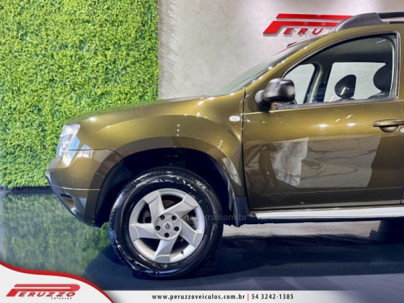 DUSTER 1.6 EXPRESSION 4X2 16V FLEX 4P MANUAL - 2014 - NOVA PRATA