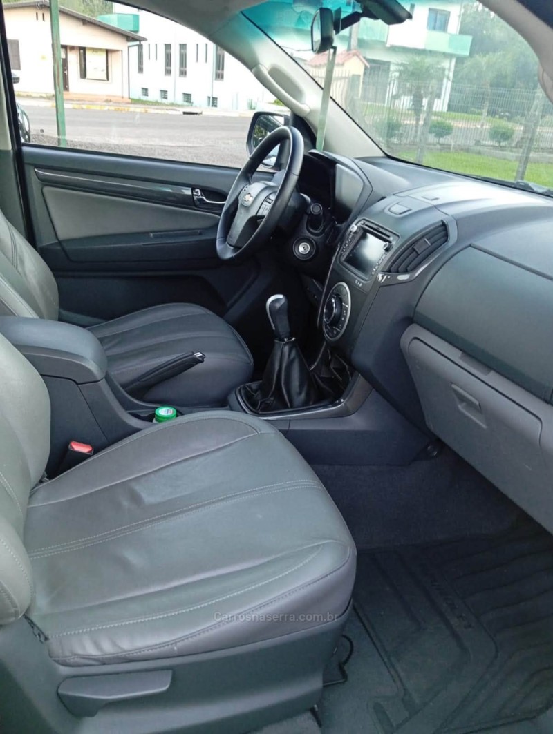 S10 2.4 LTZ 4X2 CD 8V FLEX 4P MANUAL - 2014 - PICADA CAFé