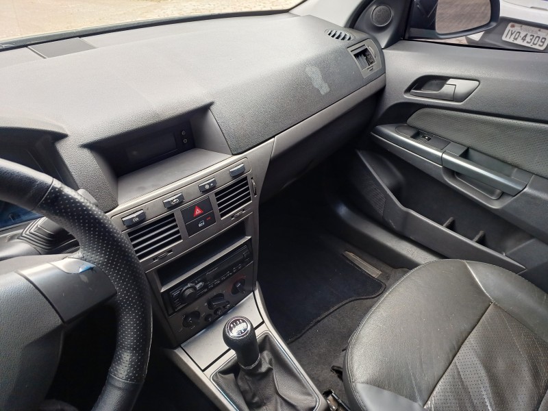 VECTRA 2.0 MPFI EXPRESSION 8V FLEX 4P MANUAL - 2009 - FLORES DA CUNHA