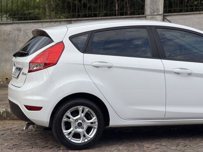 FIESTA 1.6 SE HATCH 16V FLEX 4P MANUAL - 2015 - DOIS IRMãOS