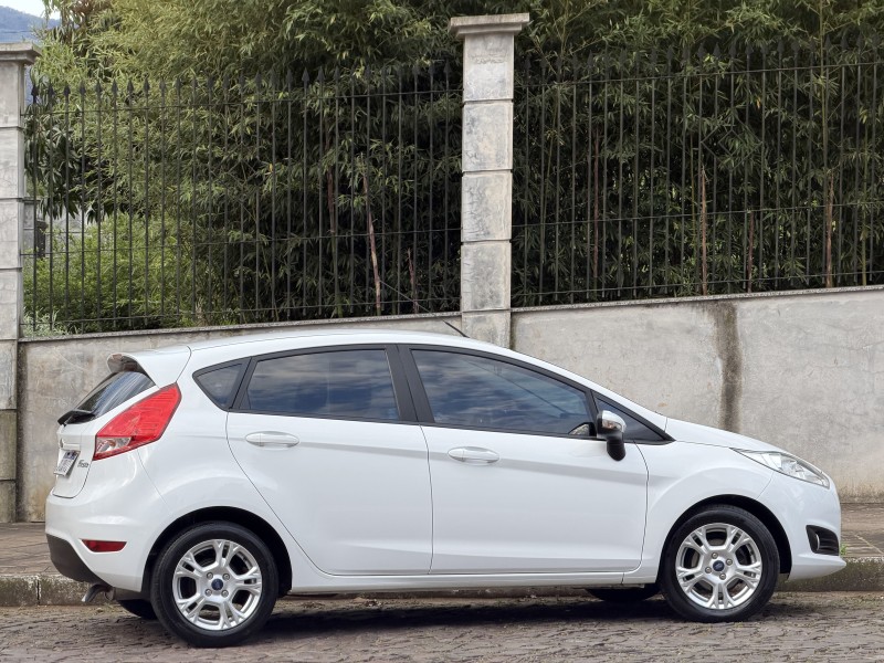 FIESTA 1.6 SE HATCH 16V FLEX 4P MANUAL - 2015 - DOIS IRMãOS