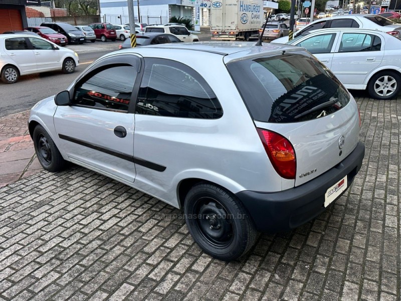 CELTA 1.0 MPFI 8V GASOLINA 2P MANUAL - 2002 - CAMPO BOM