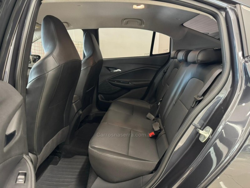ONIX 1.0	PREMIER II PLUS 12V TURBO FLEX 4P AUTOMÁTICO - 2025 - VERANóPOLIS