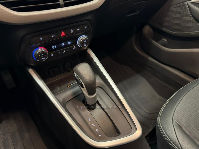 ONIX 1.0	PREMIER II PLUS 12V TURBO FLEX 4P AUTOMÁTICO - 2025 - VERANóPOLIS