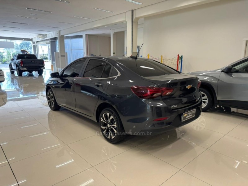 ONIX 1.0	PREMIER II PLUS 12V TURBO FLEX 4P AUTOMÁTICO - 2025 - VERANóPOLIS