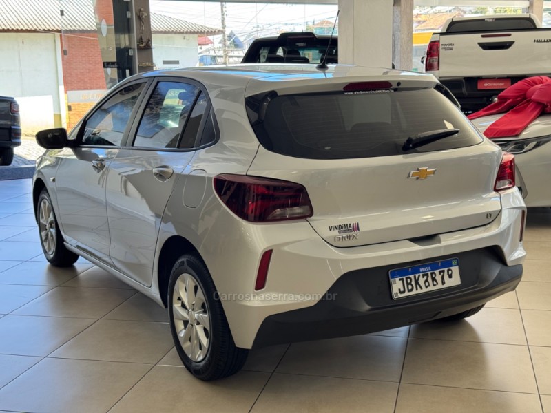 ONIX 1.0 LT 12V FLEX 4P MANUAL - 2023 - FLORES DA CUNHA