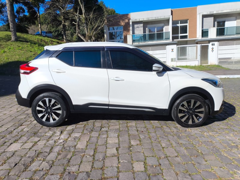 kicks 1.6 16v flex sv 4p xtronic 2020 farroupilha