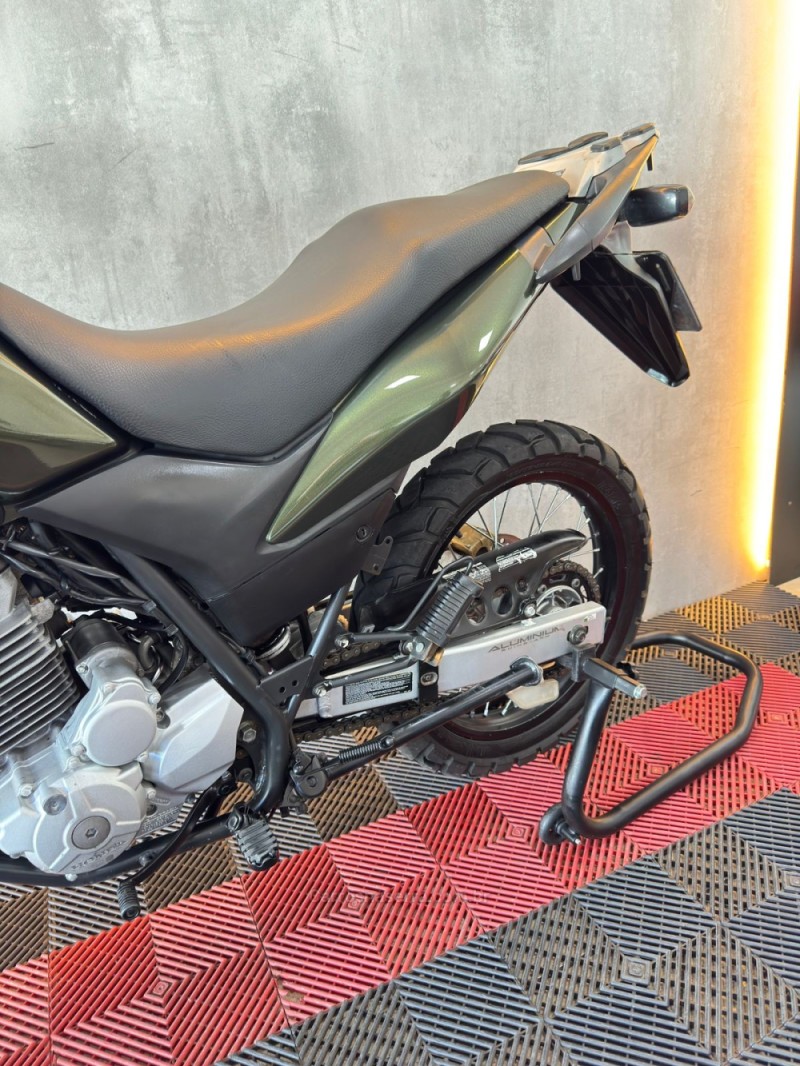 XRE 300 STANDARD - 2018 - PORTãO