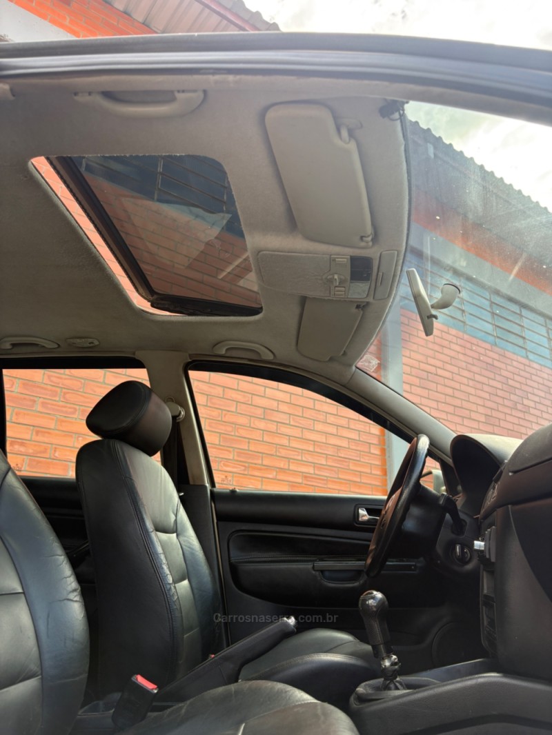 GOLF 2.0 MI COMFORTLINE 8V GASOLINA 4P MANUAL - 2001 - CAXIAS DO SUL