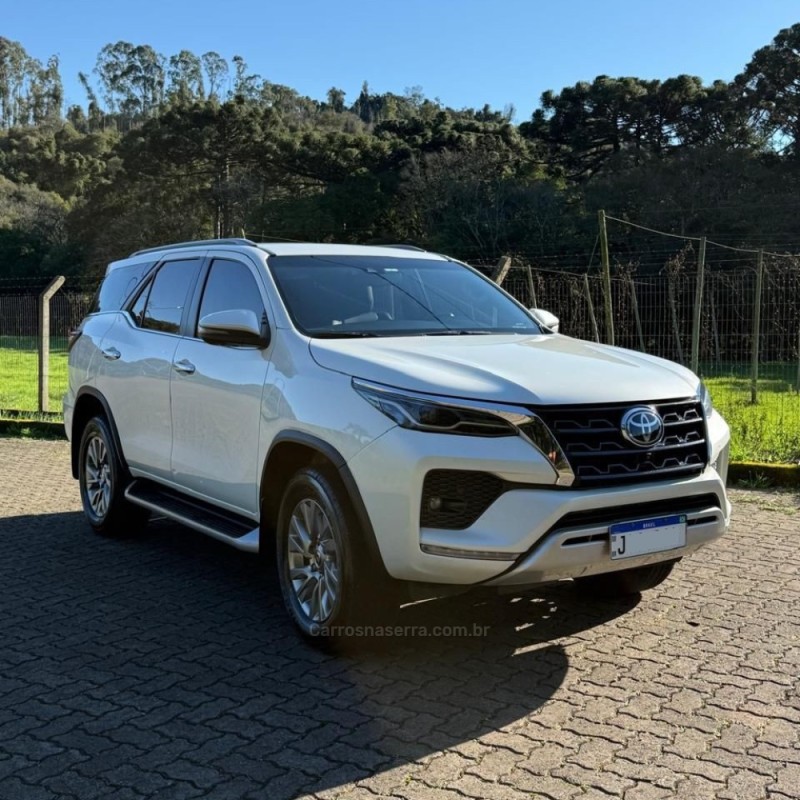 HILUX SW4 2.8 SRX 4X4 DIAMOND 16V TURBO DIESEL 4P 7 LUGARES AUTOMÁTICO - 2022 - NOVA BASSANO