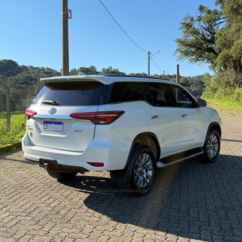 HILUX SW4 2.8 SRX 4X4 DIAMOND 16V TURBO DIESEL 4P 7 LUGARES AUTOMÁTICO - 2022 - NOVA BASSANO