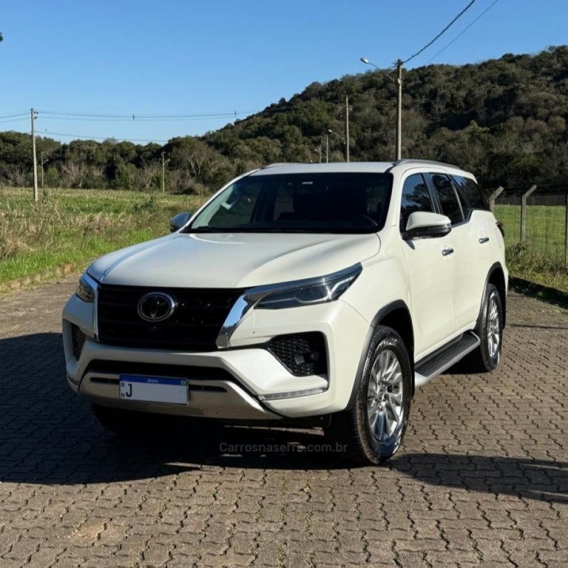HILUX SW4 2.8 SRX 4X4 DIAMOND 16V TURBO DIESEL 4P 7 LUGARES AUTOMÁTICO - 2022 - NOVA BASSANO