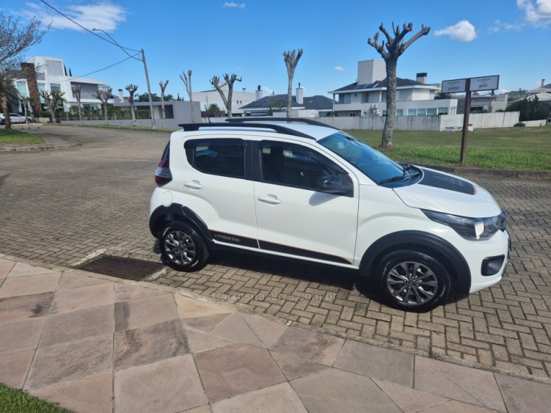 MOBI 1.0 TREKKING 8V FLEX 4P MANUAL - 2025 - BENTO GONçALVES