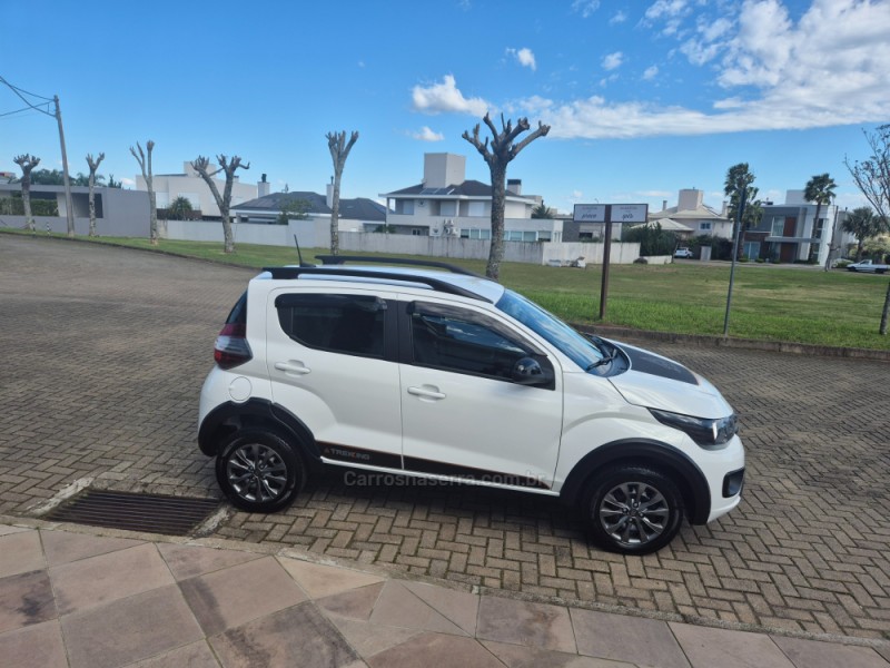 MOBI 1.0 TREKKING 8V FLEX 4P MANUAL - 2025 - BENTO GONçALVES